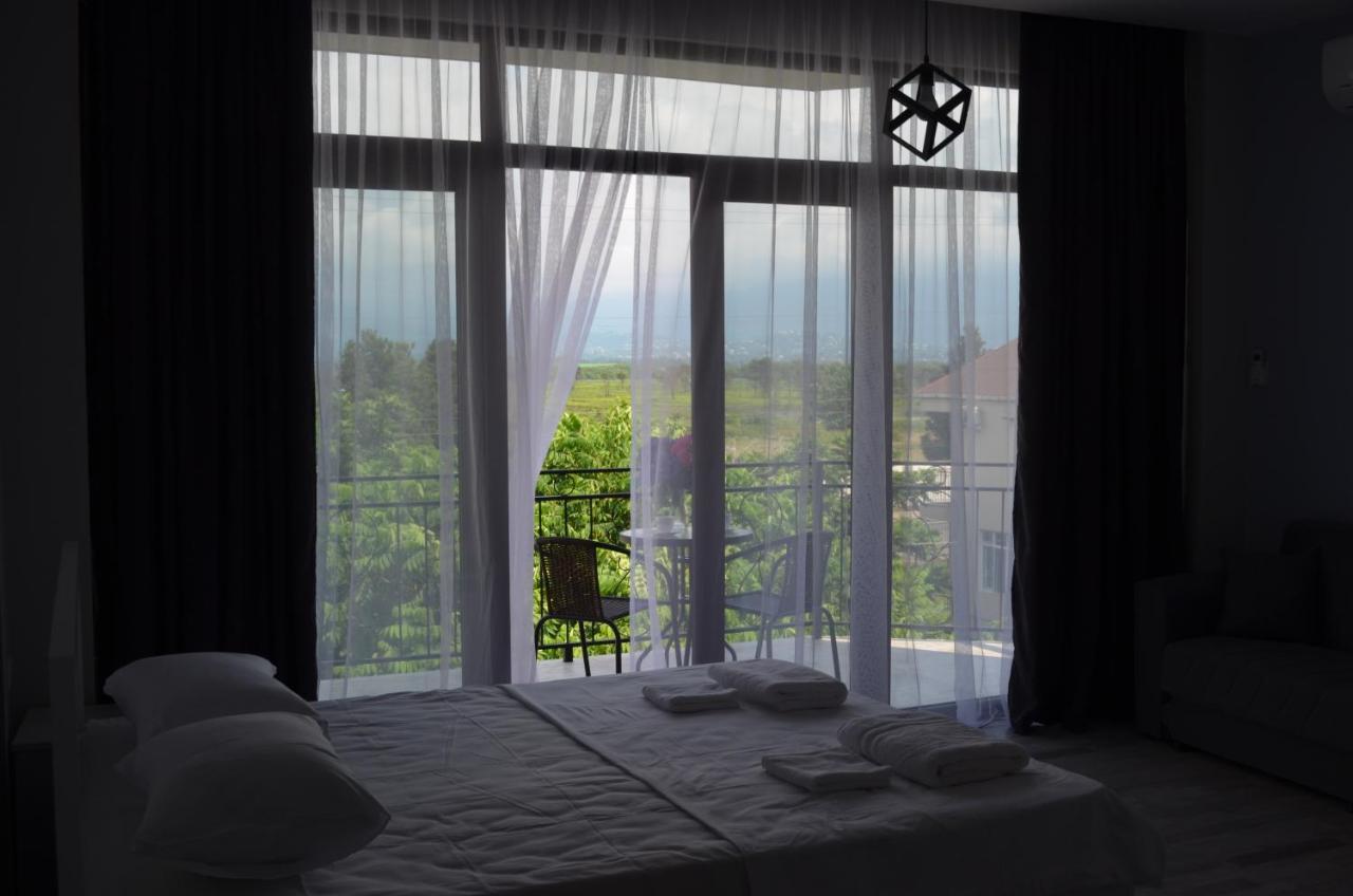 Guest House Madonna Kobuleti Ngoại thất bức ảnh
