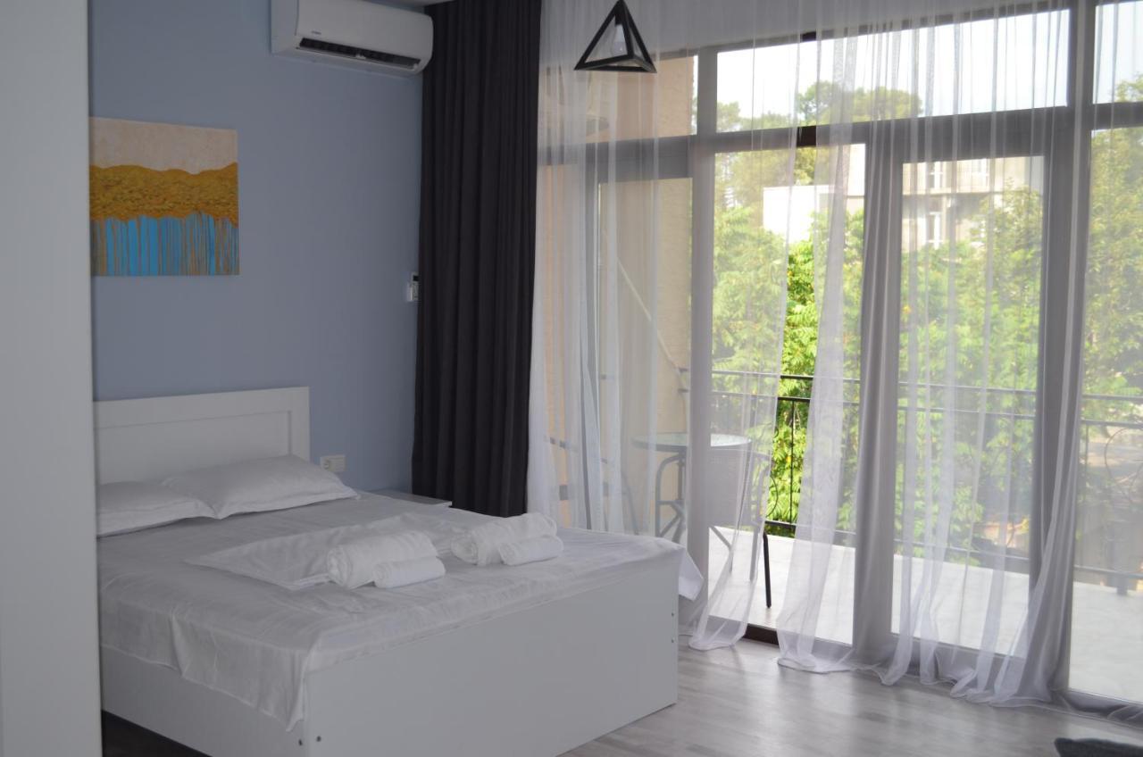Guest House Madonna Kobuleti Ngoại thất bức ảnh