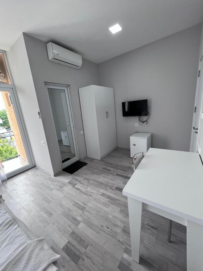Guest House Madonna Kobuleti Ngoại thất bức ảnh