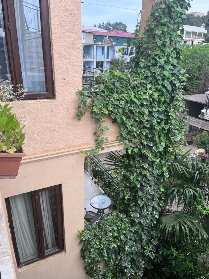Guest House Madonna Kobuleti Ngoại thất bức ảnh