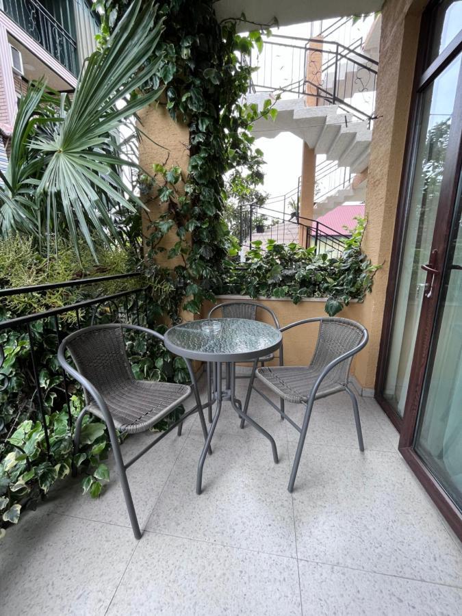 Guest House Madonna Kobuleti Ngoại thất bức ảnh