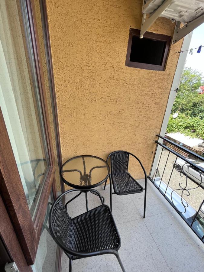 Guest House Madonna Kobuleti Ngoại thất bức ảnh