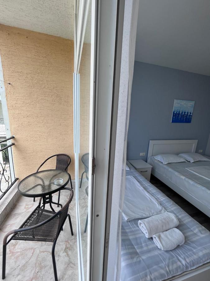 Guest House Madonna Kobuleti Ngoại thất bức ảnh