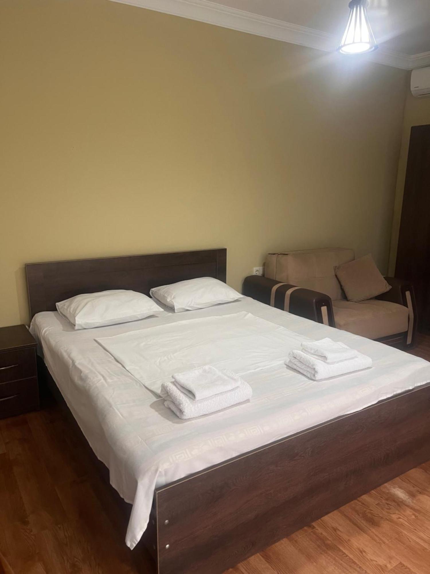 Guest House Madonna Kobuleti Ngoại thất bức ảnh