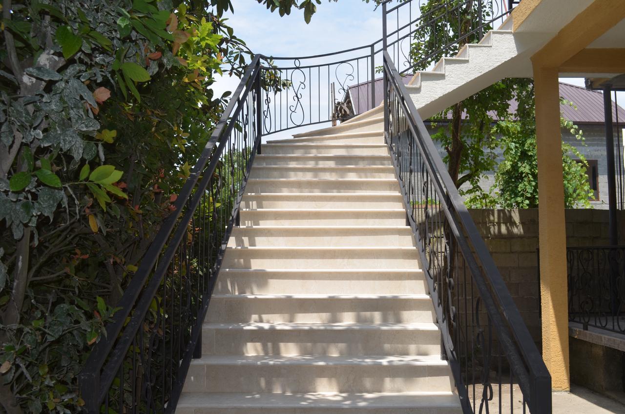Guest House Madonna Kobuleti Ngoại thất bức ảnh